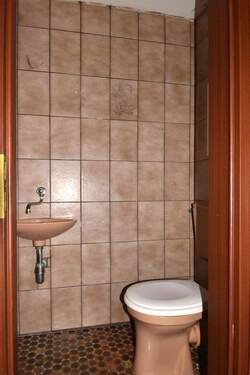 WC - 