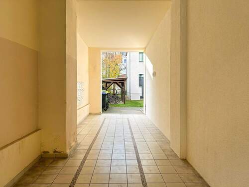 Durchgang - 3 Zimmer Etagenwohnung in Leipzig