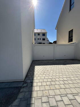 Garage+Stellplatz - 