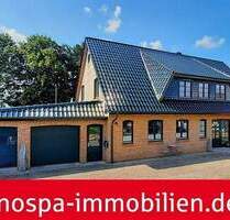 TOP-Gepflegtes und wertiges Einfamilienhaus mit Kaminofen, Doppelgarage und großem Garten! - Hamdorf