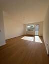 Wohnzimmer - *Provisionsfrei* Bezugsfreie kernsanierte Wohnung in toller Lage von Eggenstein