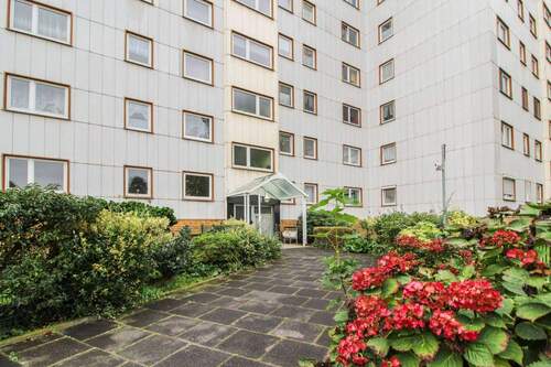 Eingang - gepflegte 3 Zimmer Wohnung mit Balkon und Garage