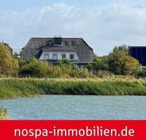 Doppelhaushälfte zzt. in 2 WE aufgeteilt mit Blick auf einen kleine See direkt hinter dem Außendeich - Nordstrand