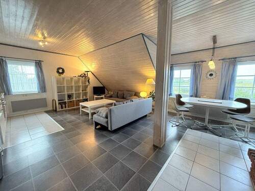 Wohn-/ Esszimmer im DG - 