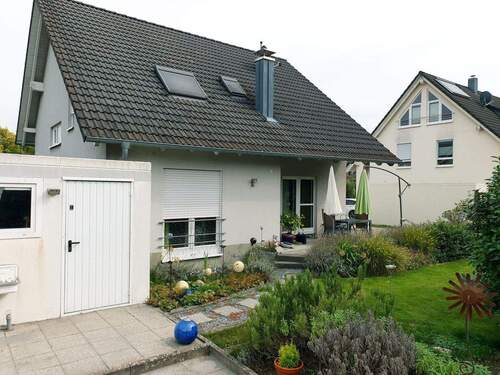 Rückseite Garten/Terrasse - 4 Zimmer Einfamilienhaus in Kuppenheim