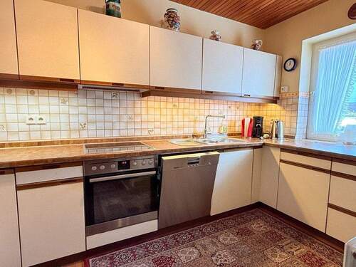 Küche mit Einbauküche - 