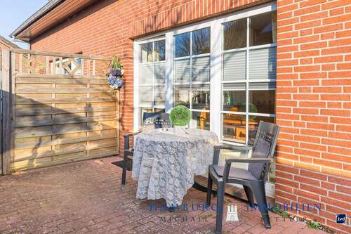 Terrasse - 8 Zimmer Mehrfamilienhaus, Wohnhaus zum Kaufen in Fehmarn / Petersdorf