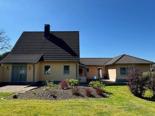 Gartenansicht - Charmantes Einfamilienhaus, ideal für den Freiberufler, in guter Lage Lüdenscheids!