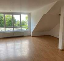 Sehr schöne, renovierte 2-Zimmer-Dachgeschoss-Wohnung mit Einbauküche - nur schriftliche Anfragen - - Nörvenich