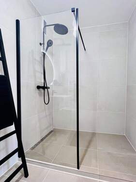 Moderne Dusche - 