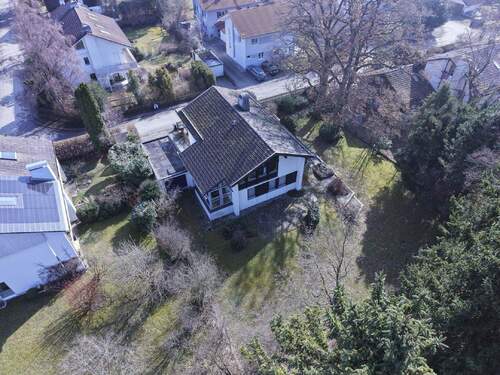 Luftbildaufnahme - 7 Zimmer Mehrfamilienhaus, Wohnhaus zum Kaufen in Bernried