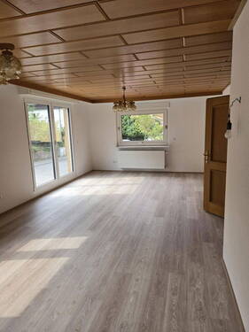 Wohn-/Esszimmer - 