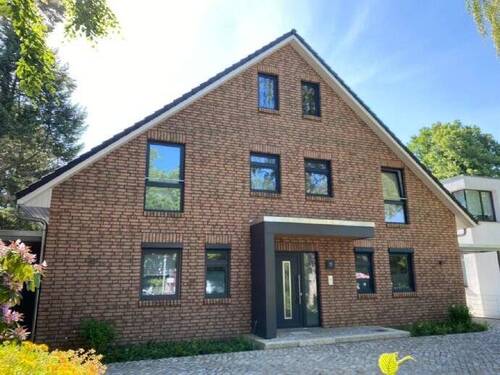 Hausansicht - 5 Zimmer Etagenwohnung zur Miete in Hamburg