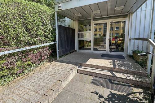 Eingang - Etagenwohnung mit 61,00 m&sup2; in Köln zum Kaufen