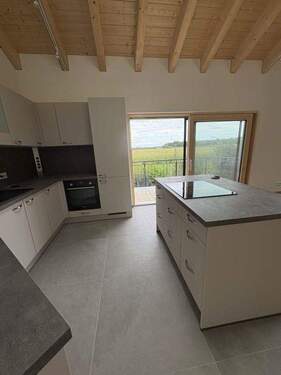 Blick aus der Küche - 4 Zimmer Etagenwohnung in Brunnthal