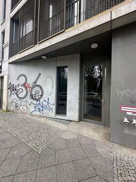 Eingang - 4 Zimmer Etagenwohnung zum Kaufen in Berlin