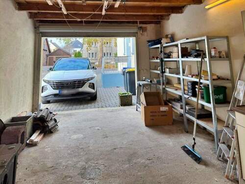 Große Garage - 