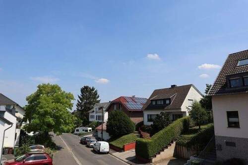 Bild 1 - **Helle 2 Zimmerwohnung mit separatem Eingang und Balkon. Ausschließlich für den Einpersonenhaushalt!**