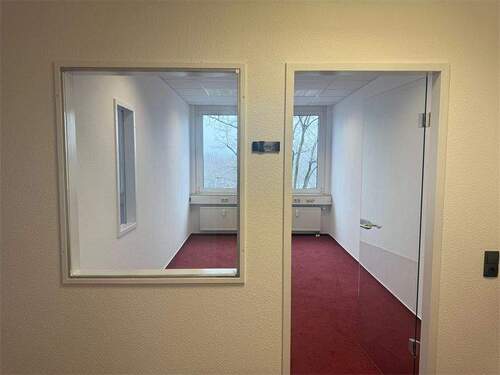 Vom Flur die Ansicht zum Raum - 