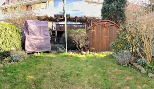 Sonnengärtchen mit Holzhaus - 6 Zimmer Reihenmittelhaus zum Kaufen in Bremen