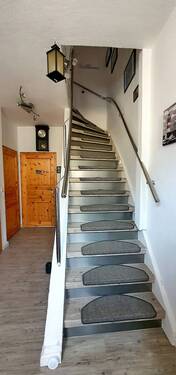 Treppe mit Aluminiumhandlauf - 6 Zimmer Reihenmittelhaus in Bremen