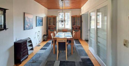 Rückwärtiger Wohnbereich, Küche rechts - 