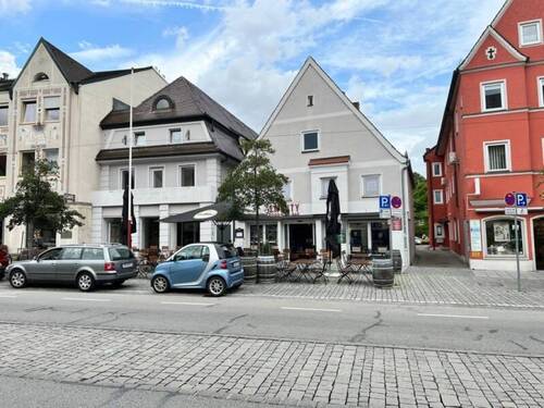 Strassenansicht - 2 Zimmer Mehrfamilienhaus, Wohnhaus zum Kaufen in Fürstenfeldbruck
