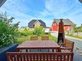 Terrasse mit Blick in den Garten - 