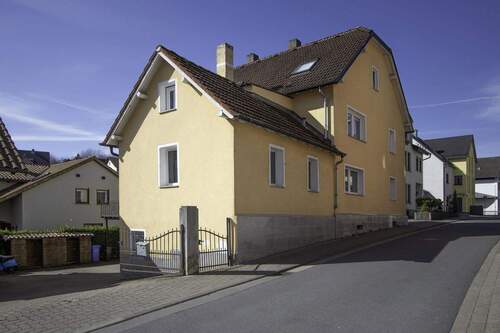 Eigentumswohnung in Glattbach - 5-Zimmer-Wohnung in schöner Lage von Glattbach mit Einbauküche und Balkon zu verkaufen!