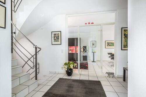 Eingangsdiele Ansicht 1 - 6 Zimmer Einfamilienhaus in Aachen