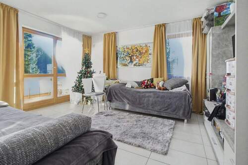 Schlaf- Wohnzimmer Ansicht 2 - Potenzialstarke 1,5-Zimmerwohnung mit Balkon und Stellplatz in Wendlingen am Neckar