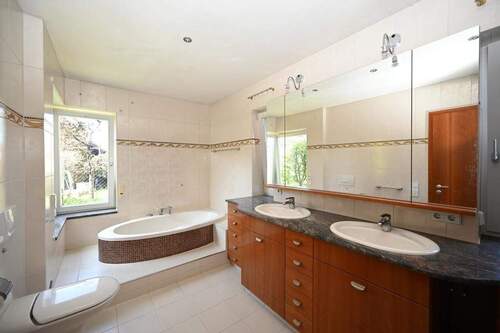 Badezimmer im EG... - 