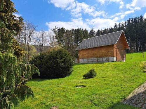 Garten mit Scheune - 