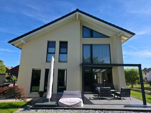 Rückansicht - Provisionsfrei! Großzügiges, kernsaniertes Einfamilienhaus in Elsdorf