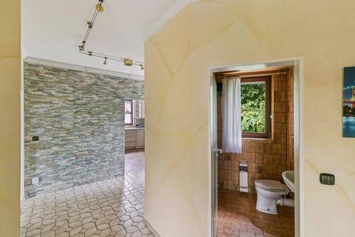 Flur und Gäste-WC - 