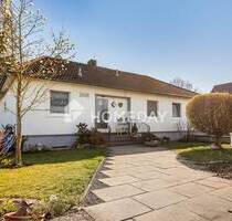 Wohnen auf einer Ebene, gepflegter Bungalow mit 1.195 m² Grundstück und ausbaufähigem Dachgeschoss - Werl Sönnern