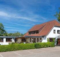 Traditionsreicher Hotel- und Gastronomiebetrieb mit Ferienhaus in bester Lage von Burhave - Butjadingen