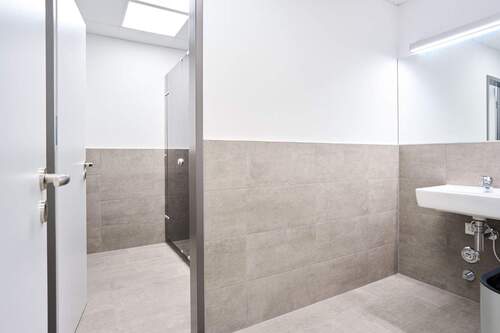 Sanitärräume - Büro in Heiligenhaus