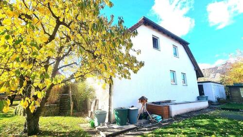 Haus Ansicht Süd-Ost - Mehrfamilienhaus, Wohnhaus mit 235,00 m² in Uehlfeld zum Kaufen