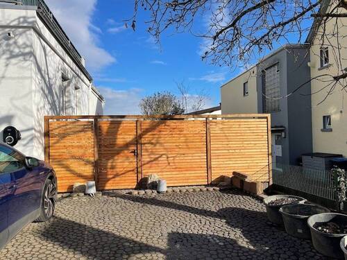 01a_AG1-Haus_PP-Eingang Large.jpeg - 3 Zimmer Reihenendhaus zur Miete in Friedrichsdorf