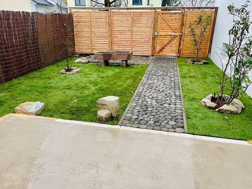 01c_AG1-Haus_Vorgarten2.jpeg - 3 Zimmer Reihenendhaus in Friedrichsdorf