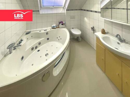 Badezimmer Whirlpool - 1. OG - 