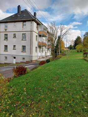 Außenansicht - Frisch renoviert & großzügig: 3-Zimmer-Wohnung mit Balkon auf 97 m²