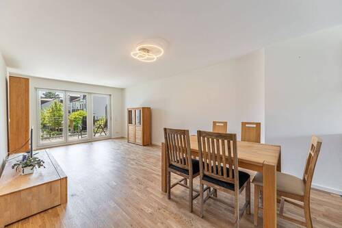 Wohnzimmer - Komfort trifft Effizienz - sonniger Rückzugsort mit flexibel nutzbarem Grundriss