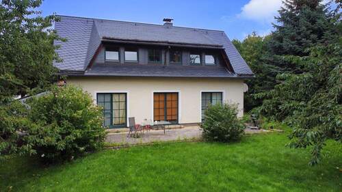 Hausansicht vom Garten - 