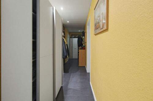 Flur - 4 Zimmer Etagenwohnung in Kamp-Lintfort