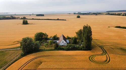 Luftbild - Bauernhaus, Landhaus zum Kaufen in Groß Kordshagen