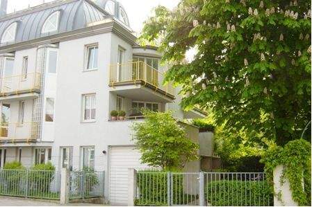 Haus - Wohnen mit Flair am Englischen Garten - 2,5 Zimmer im Dachgeschoss mit Dachterrasse