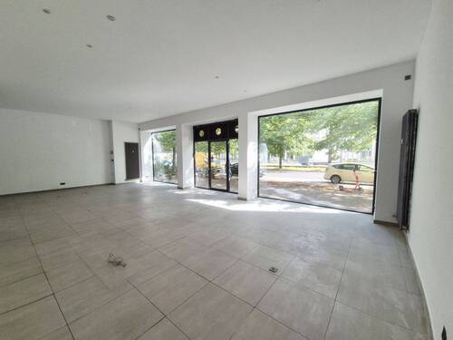 Blick nach draußen - 2 Zimmer Büro zum Kaufen in Berlin