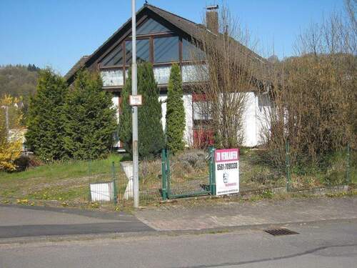 Aussenansicht - Ruhig gelegenes & großzügiges 2 - 3 Familienhaus mit tollem Fernblick